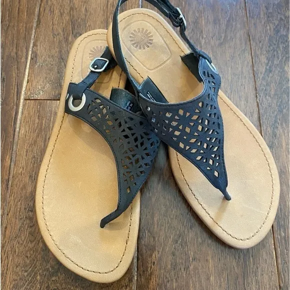 NEW Ugg Leather Laser Cut Thong Sandals