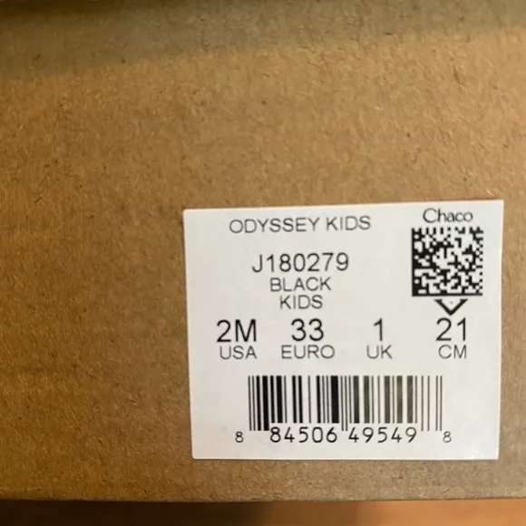 New w/box Chaco Odyssey kids size 2