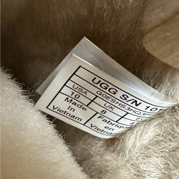 NEW-Women’s UGG Classic Short II boots