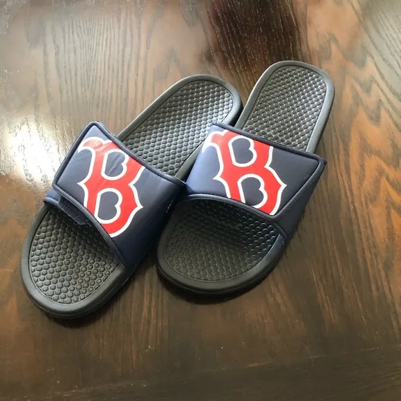 NEW🌟BOSTON RED SOX Men’s Cropped Big Logo Flip Flops/Slide Sandals Large (11-12)