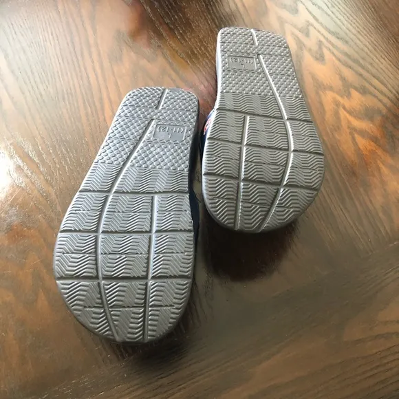 NEW🌟BOSTON RED SOX Men’s Cropped Big Logo Flip Flops/Slide Sandals Large (11-12)