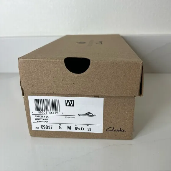 NIB Clarks Breeze Sea Flip Flop Sandals Taupe Lightweight Comfort Size 8