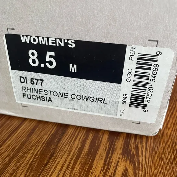 NIB Dingo Ladies Rhinestone Cowgirl Short Fuchsia Booties Boots, Size 8.5