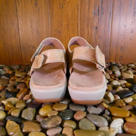 NIB!! Easy Spirit Hartwell Sandals Size 7M Brown Leather Floral Print