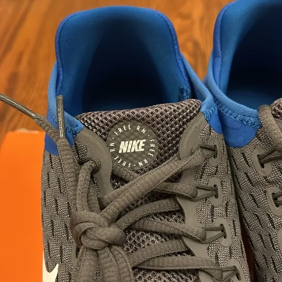 NIB Nike Free RN2018 GS Big Boys Kids Size 6.5 M  Youth Blue Gray Gunsmoke