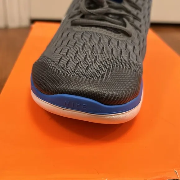 NIB Nike Free RN2018 GS Big Boys Kids Size 6.5 M  Youth Blue Gray Gunsmoke