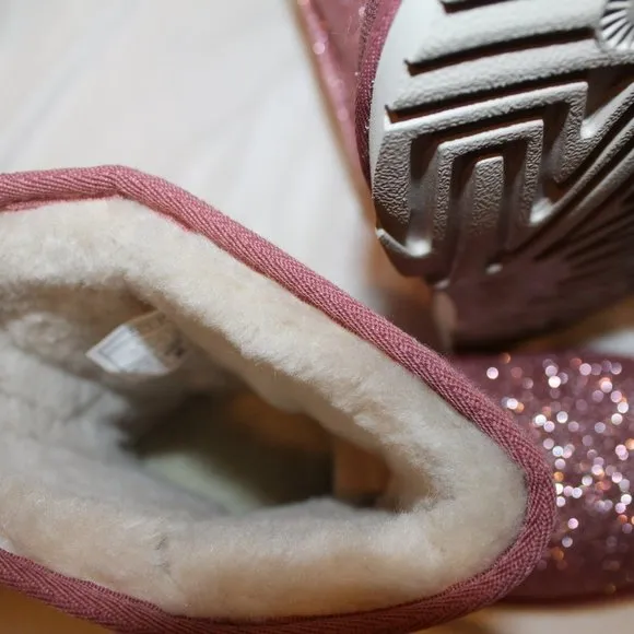 NIB UGG GLITTER‎ METALLIC CLASSIC SHORT PINK BOOTS YOUTH 4 WOMEN'S 5.5-6