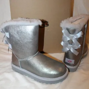 NIB UGG WOMEN'S CLASSIC SHORT GLISTEN SPARKLE BOW‎ BOOTS SILVER