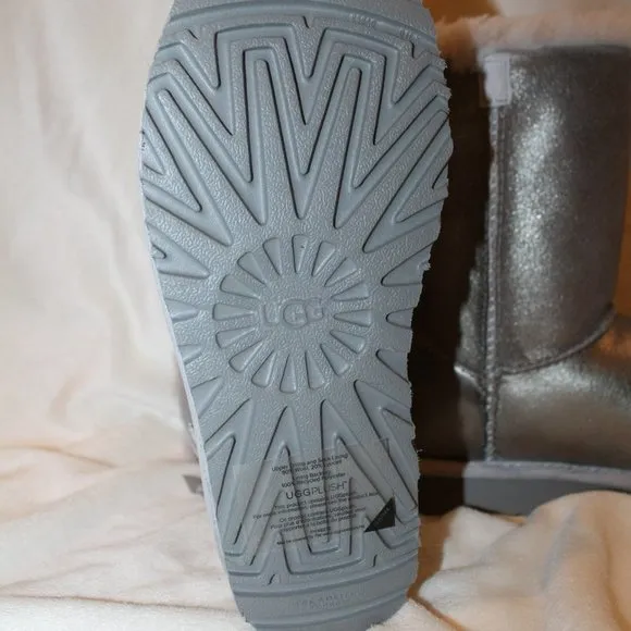 NIB UGG WOMEN'S CLASSIC SHORT GLISTEN SPARKLE BOW‎ BOOTS SILVER