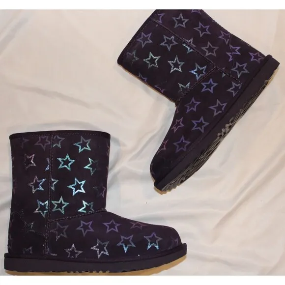 NIB UGG YOUTH 5 6 WOMEN'S 7 8 CLASSIC SHORT II IRIDESCENT STARS BOOTS PURPLE