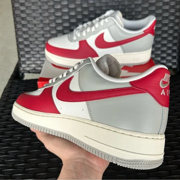 NIKE AIR FORCE 1 '07 LV8 GYM RED TOE Size 13