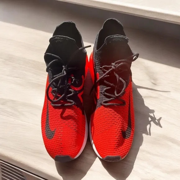 Nike Air Max 270 FlyKnit Men's Red and Black Running Shoes sz 10