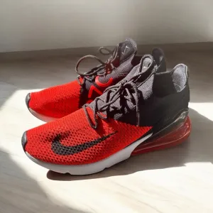 Nike Air Max 270 FlyKnit Men's Red and Black Running Shoes sz 10