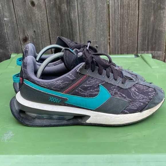 Nike Air Max PRE-DAY SE Black Fresh Water Trainers DH4642 001 Men’s Size 10.5