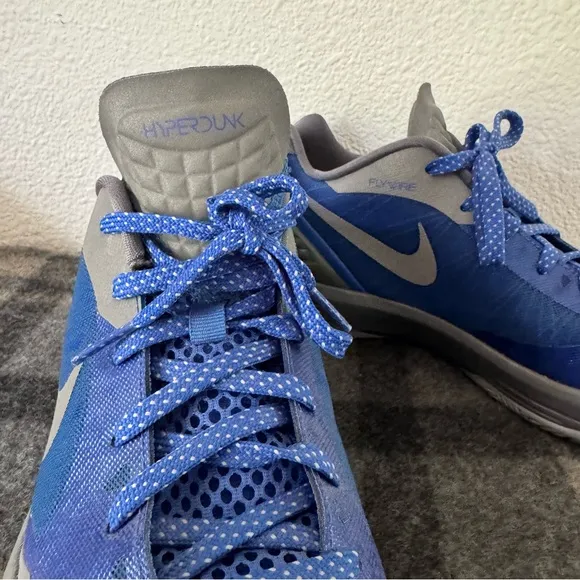 Nike Air Zoom Hyperdunk Low PE 2011 SKU# 487637-401 Men’s Sz 9 Athletic Vintage