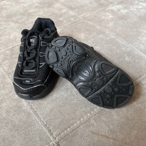 Nike Black Sneakers with Chunky Sole and Breathable Upper