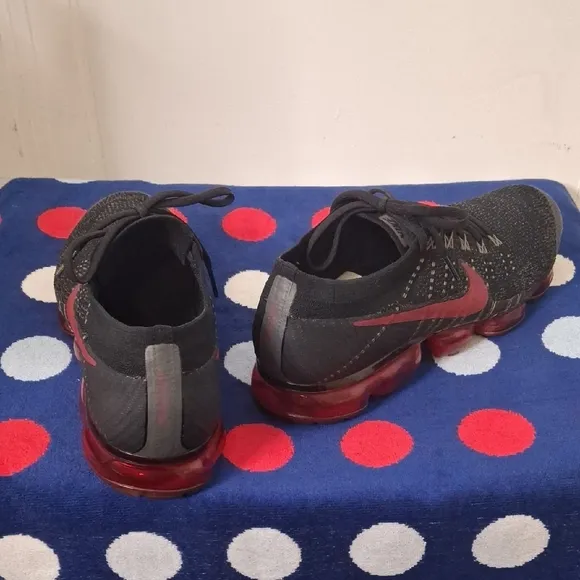 Nike Flyknit Vapormax Black and Red Athletic Shoes with Lace-Up Design