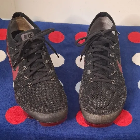 Nike Flyknit Vapormax Black and Red Athletic Shoes with Lace-Up Design