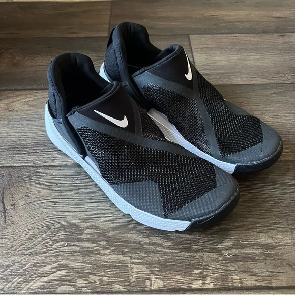 Nike Go FlyEase Slip On Shoes Unisex DR5540-002 Black White Size 10.5W/9M