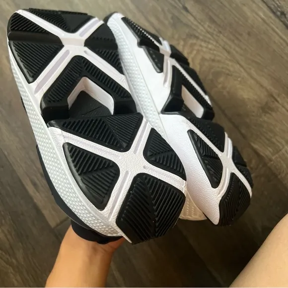 Nike Go FlyEase Slip On Shoes Unisex DR5540-002 Black White Size 10.5W/9M