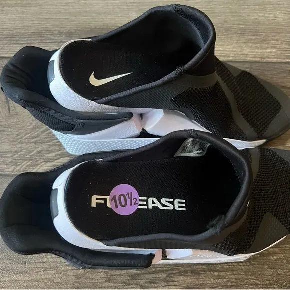 Nike Go FlyEase Slip On Shoes Unisex DR5540-002 Black White Size 10.5W/9M