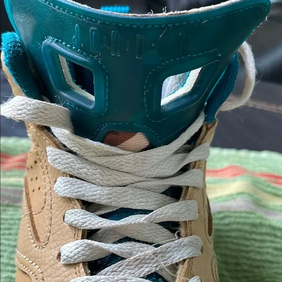 NIKE Jordan MVP Big Kids Shoes, Twine/Sail/Geode Teal/Luminous Green 5Y