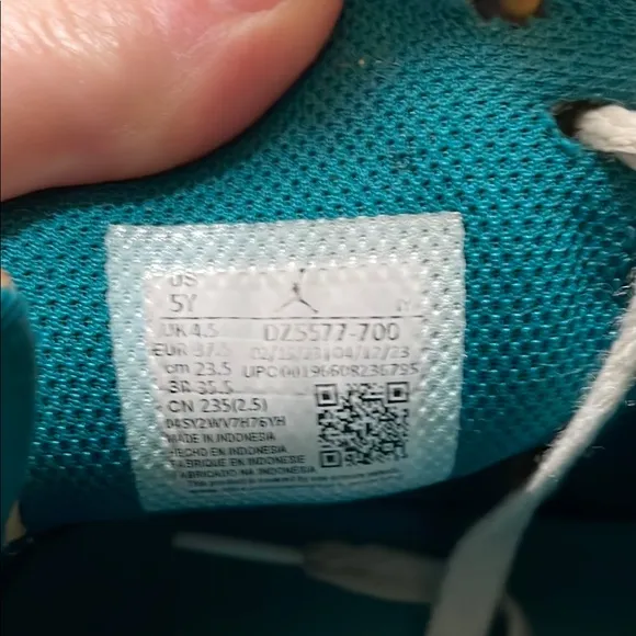 NIKE Jordan MVP Big Kids Shoes, Twine/Sail/Geode Teal/Luminous Green 5Y