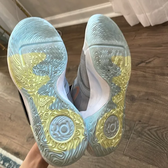 Nike KD Trey 5 X Wolf Grey White Volt Basketball Shoes