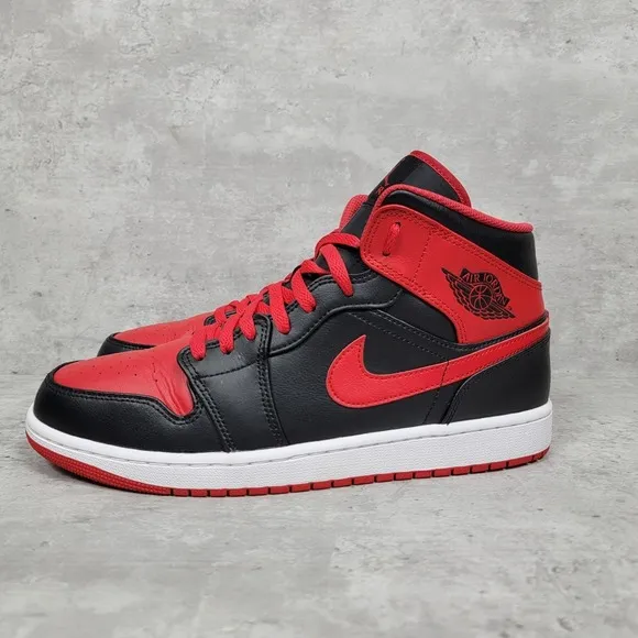 Nike‎ Mens Size 11 Air Jordan 1 Mid Bred Alternate Black Red DQ8426-060 Sneakers