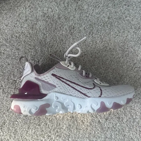 Nike React Vision Running Shoes Purple Sneakers CI7523-500 Womens Size 5.5