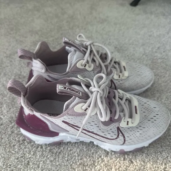 Nike React Vision Running Shoes Purple Sneakers CI7523-500 Womens Size 5.5