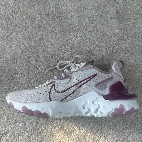 Nike React Vision Running Shoes Purple Sneakers CI7523-500 Womens Size 5.5