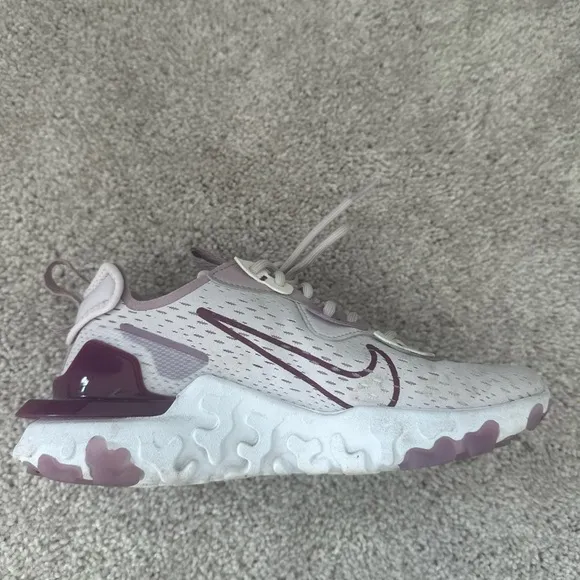 Nike React Vision Running Shoes Purple Sneakers CI7523-500 Womens Size 5.5