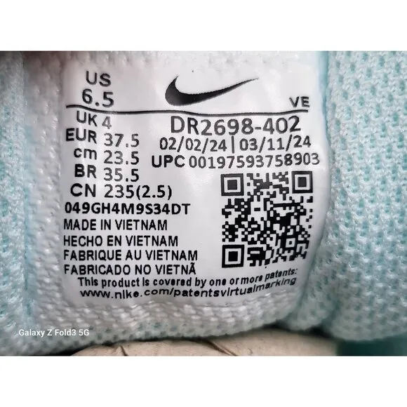 Nike Run Swift 3 Running Shoes Blue Metallic Silver Womens  DR2698 402 Size 6.5