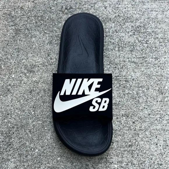 NIKE SB BENASSI SOLARSOFT SLIDESJDI BLACK WHITE SOLAR SOFT SLIDE FLIP FLOP