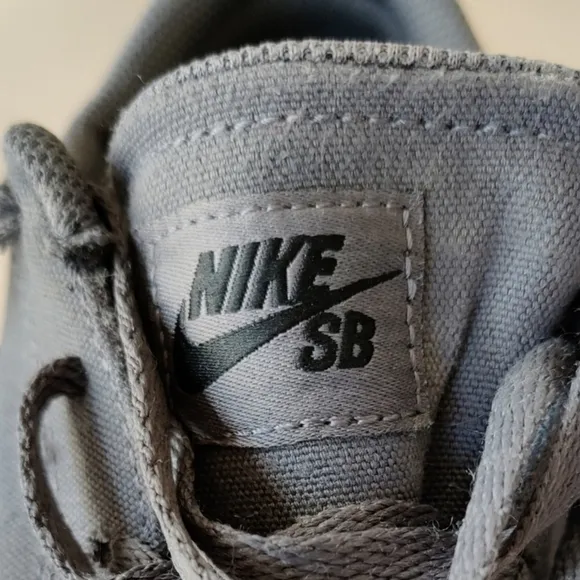 Nike SB Men's Dark Gray Canvas Athletic Shoes Size 8
