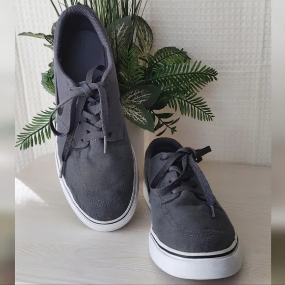 Nike SB Men's Dark Gray Canvas Athletic Shoes Size 8
