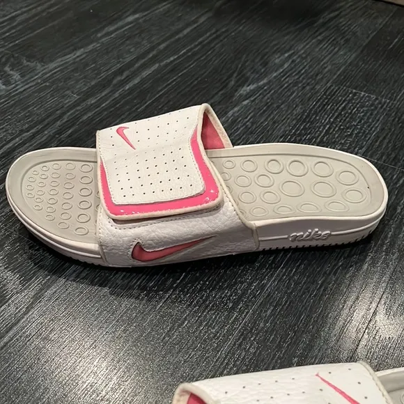 Nike Slides sandals flip flops hook and loop white pink shoes Women’s Size 7