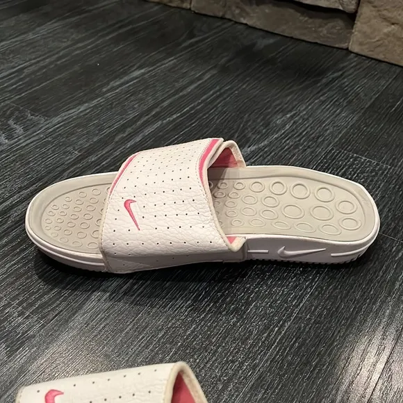 Nike Slides sandals flip flops hook and loop white pink shoes Women’s Size 7