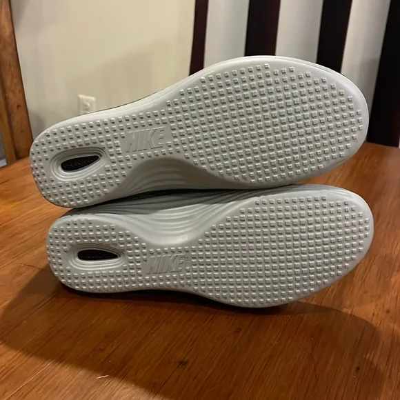 Nike Solarsoft Water shoes sneakers new 555301 040 Mens Size 9