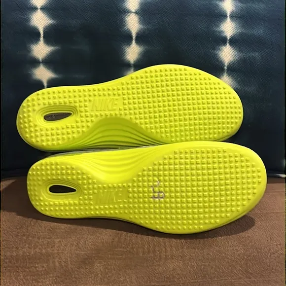 Nike Solarsoft Water shoes sneakers new 555301 333 Mens Size 7