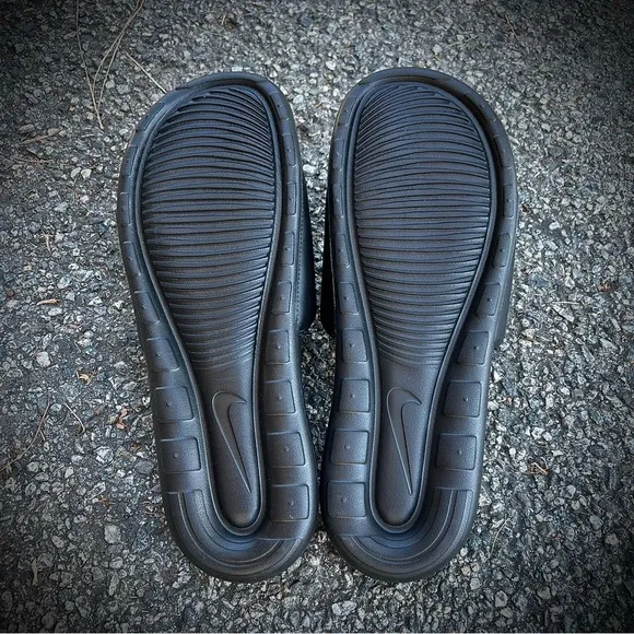 NIKE VICTOR ONE SLIDES ALL BLACKS