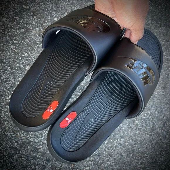 NIKE VICTOR ONE SLIDES ALL BLACKS