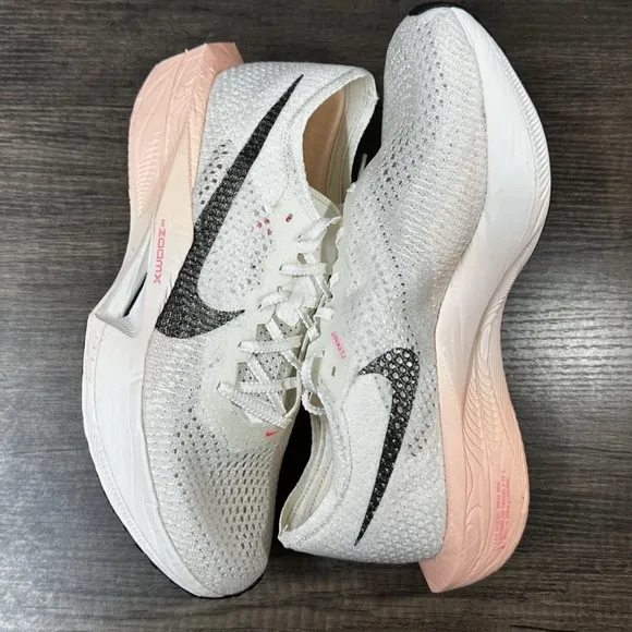 Nike White and Pink Athletic Shoes with Breathable Mesh