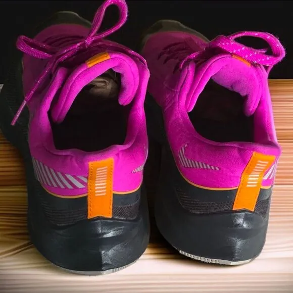 NIKE ZOOM ( 7.5 ) WMN Winflo 6 Shield Fire Pink Reflective Silver CT1589 600