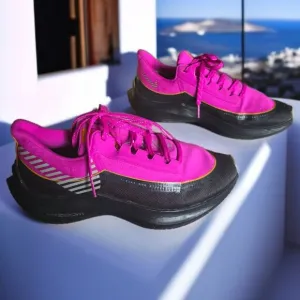 NIKE ZOOM ( 7.5 ) WMN Winflo 6 Shield Fire Pink Reflective Silver CT1589 600