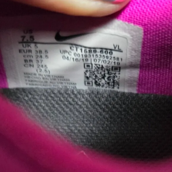 NIKE ZOOM ( 7.5 ) WMN Winflo 6 Shield Fire Pink Reflective Silver CT1589 600