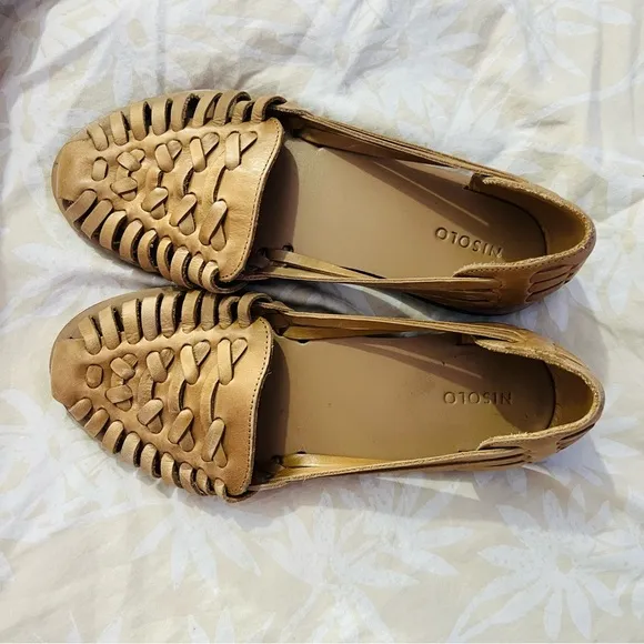 Nisolo Women's Tan Leather Huarache Sandals in almond size 6.5