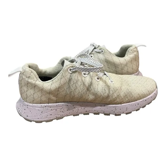 NoBull Matrix Trail Runner off white cream athletic shoes size 7