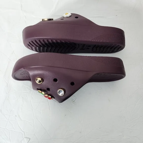 NWOB Crocs Classic Platform Slide Sandals Womens Sz 7 Iconic Comfort Dark Cherry